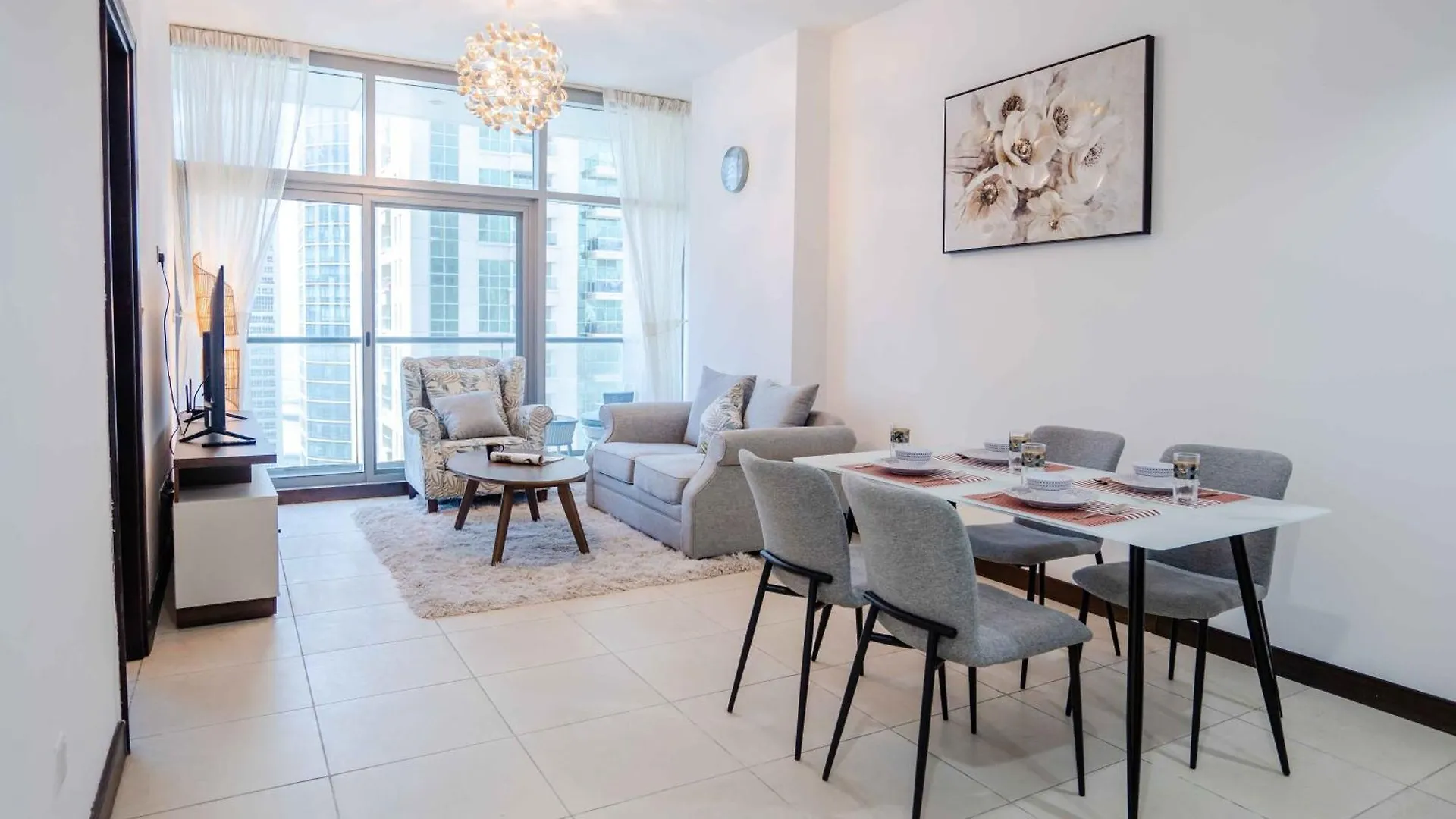 1Br Apt Near Metro Jlt Pool Gym Fast Wi-Fi Dubaj