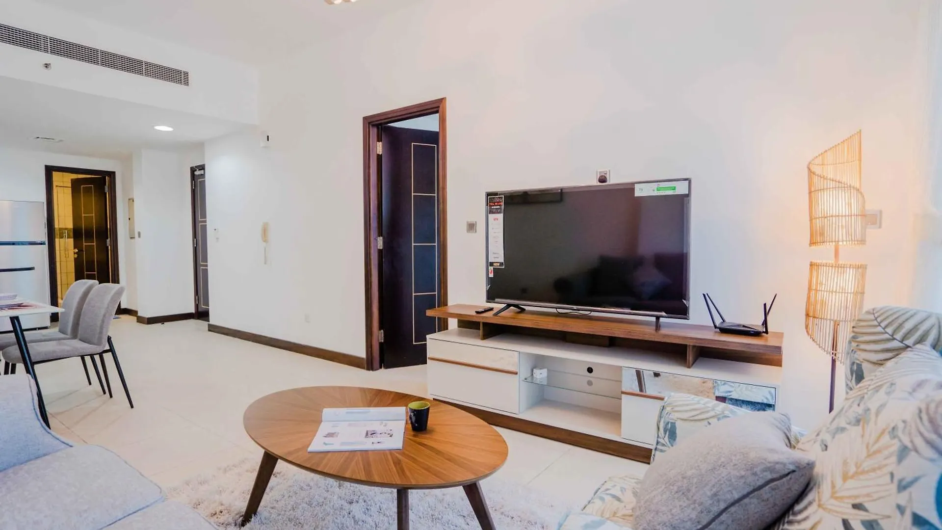 1Br Apt Near Metro Jlt Pool Gym Fast Wi-Fi Dubaj Apartmán